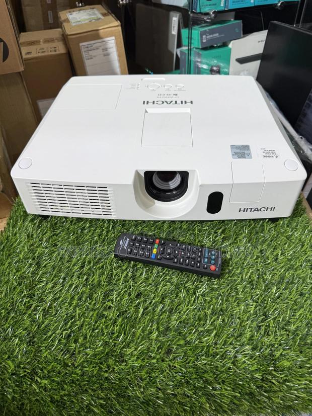 Hitachi 4000 Lumen Original Conference Projector With Remote From Uk · Photo 7