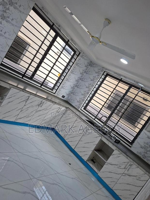4bdrm House in Acp, Kwabenya for rent · Photo 3
