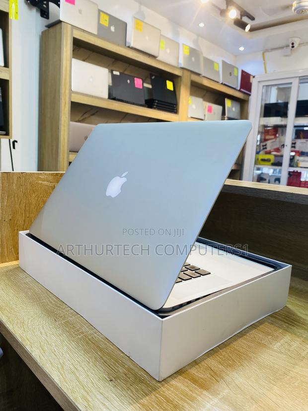 New Laptop Apple MacBook Pro 2015 16GB Intel Core I7 SSD 256GB · Photo 4