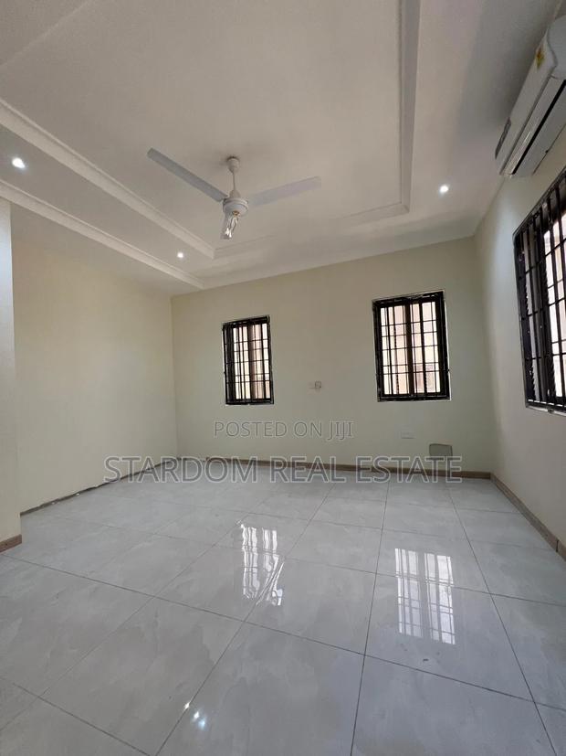 3bdrm Duplex in North Legon for rent · Photo 8