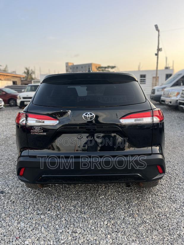 Toyota Corolla Cross 2023 Black · Photo 2