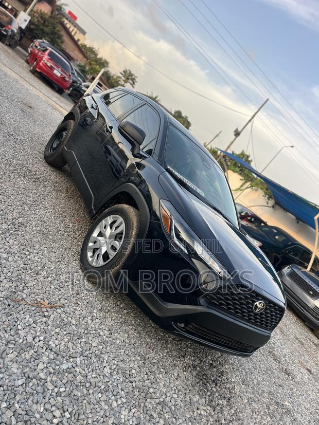 Toyota Corolla Cross 2023 Black · Photo 3