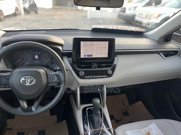 Toyota Corolla Cross 2023 Black · Photo 7