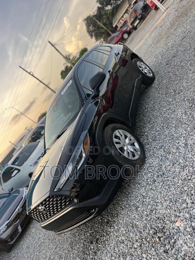 Toyota Corolla Cross 2023 Black · Photo 4