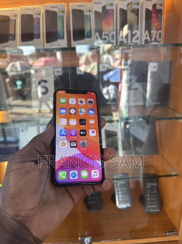Apple iPhone 11 Pro 256 GB Green · Photo 1
