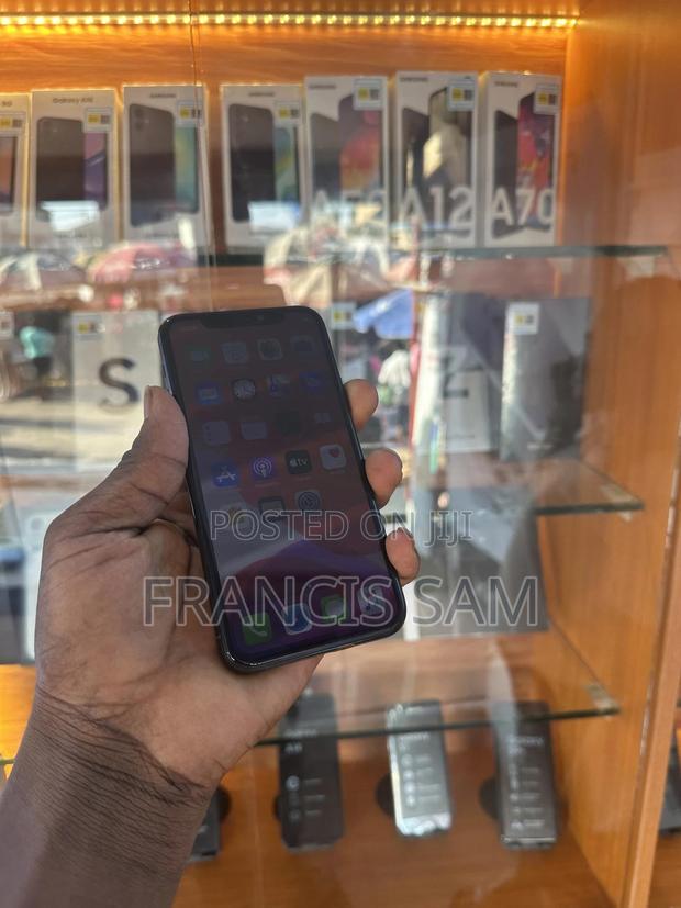 Apple iPhone 11 Pro 256 GB Black · Photo 2
