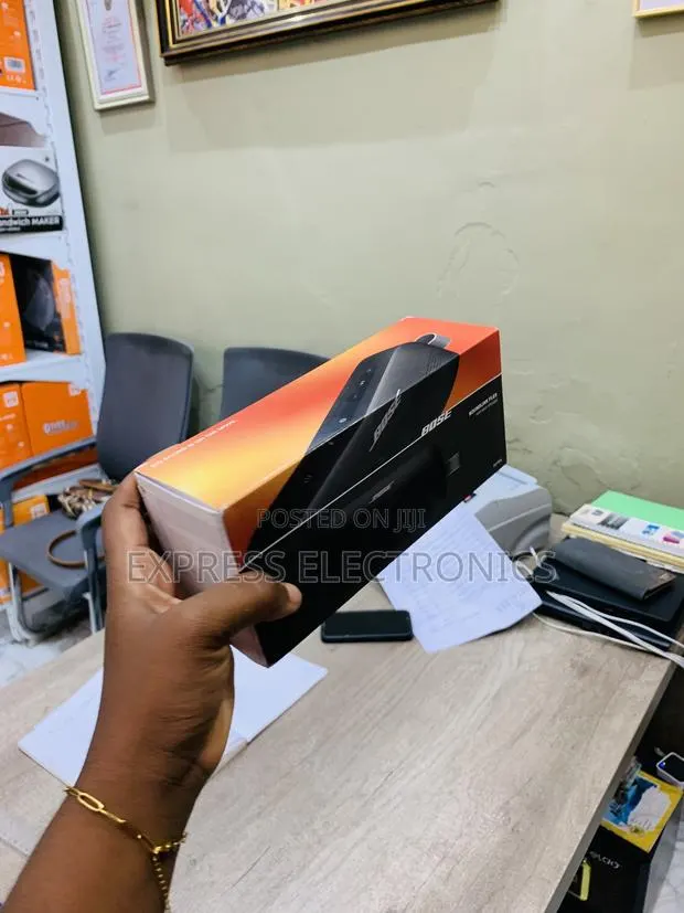 Bose SoundLink Flex (2nd Gen) Is a Compact, Rugged, and Waterproof · Photo 1