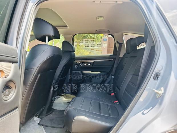 Honda CR-V Touring AWD 2020 Gray · Photo 6