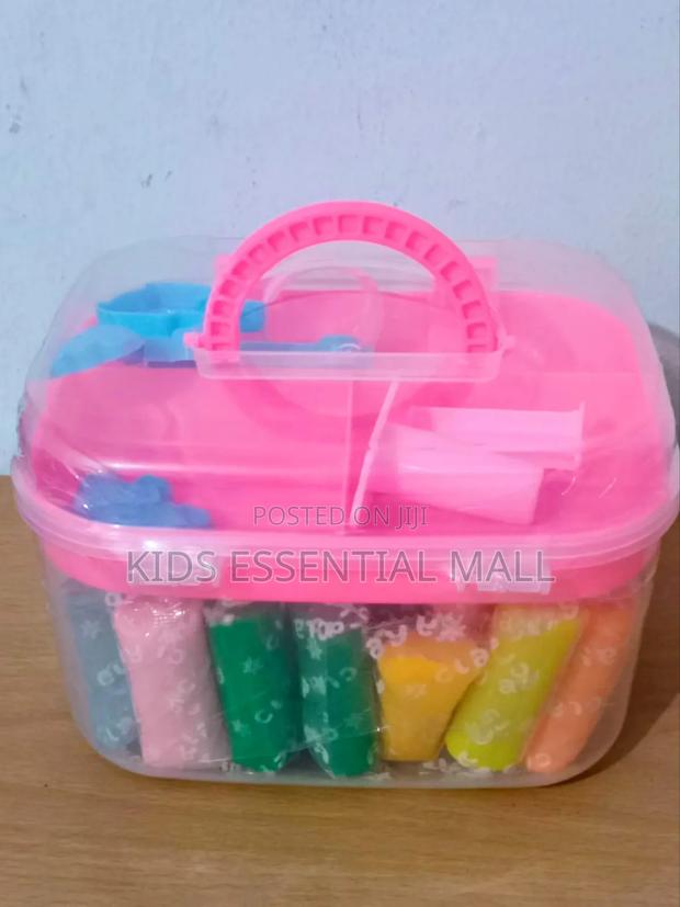 Big Container Clay Dough With Cuttes for Kids · Photo 1