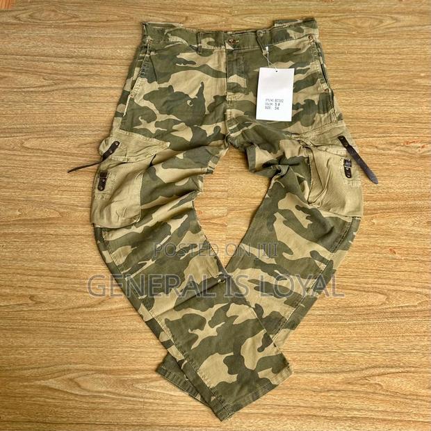Long Pant Side Pocket · Photo 3