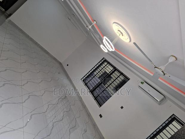 4bdrm House in Acp, Kwabenya for rent · Photo 5