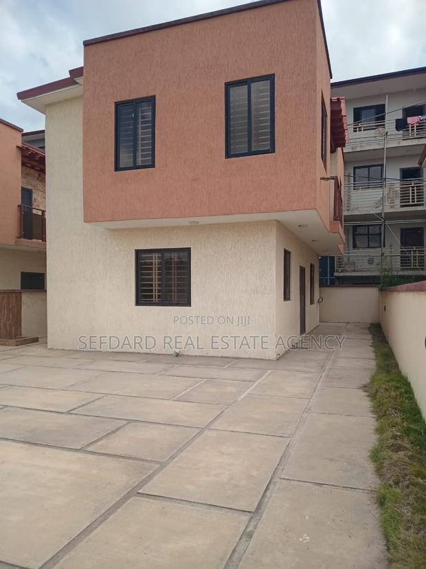 2bdrm Duplex in Sefdard Properties, Achimota for sale · Photo 2