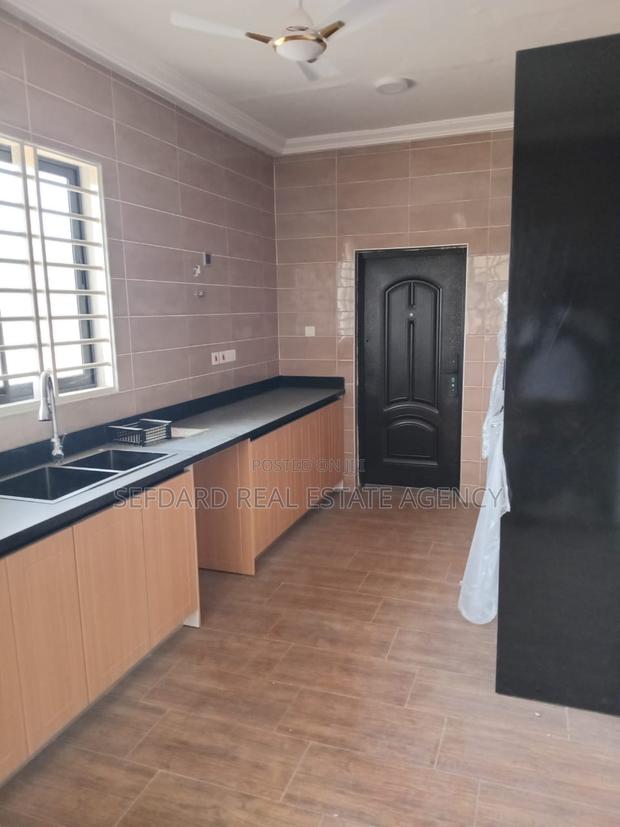 2bdrm Duplex in Sefdard Properties, Achimota for sale · Photo 7