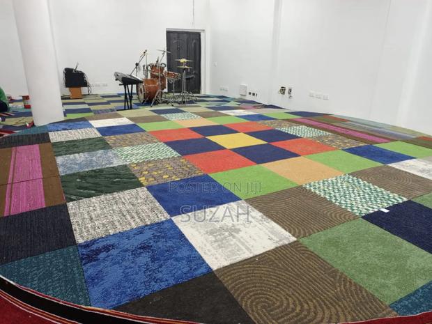 Floor Carpet Tiles · Photo 1
