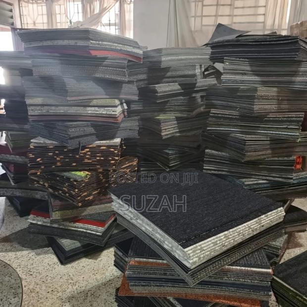 5m2 in Pack Carpet Tiles · Photo 1