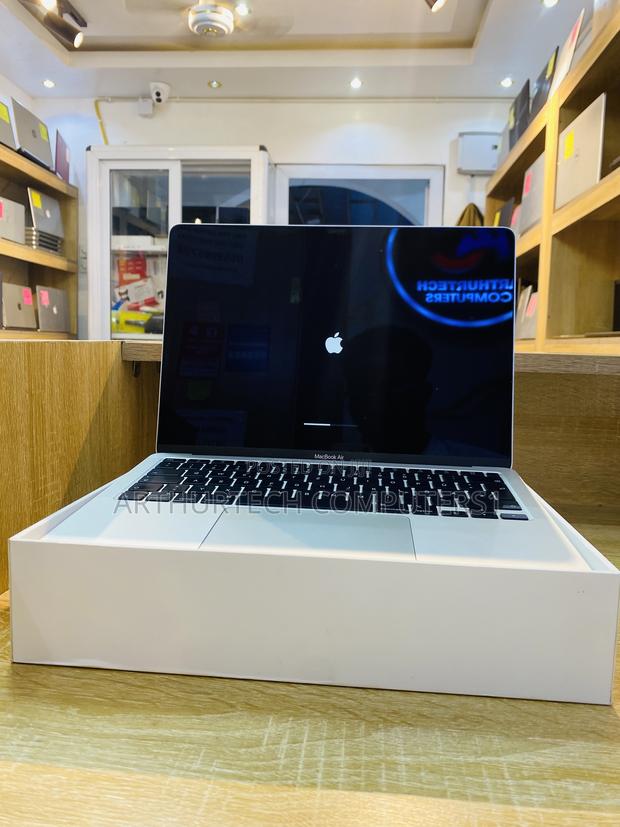 New Laptop Apple MacBook Air 2020 8GB Intel Core i3 SSD 256GB · Photo 1