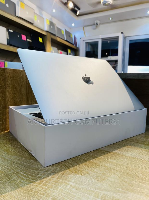 New Laptop Apple MacBook Air 2020 8GB Intel Core i3 SSD 256GB · Photo 4