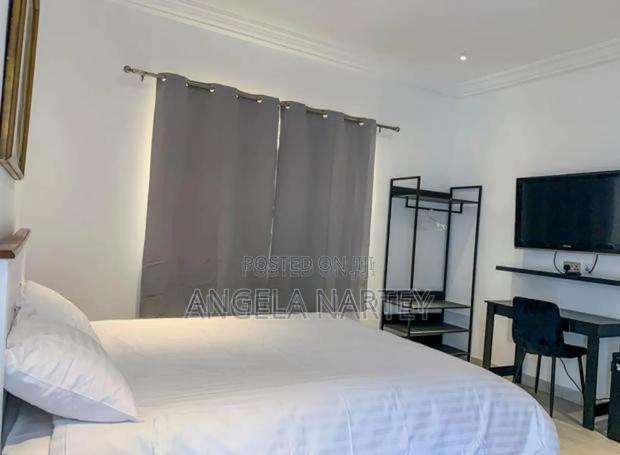 16 Bedroom Guest House at Pokuase · Photo 5