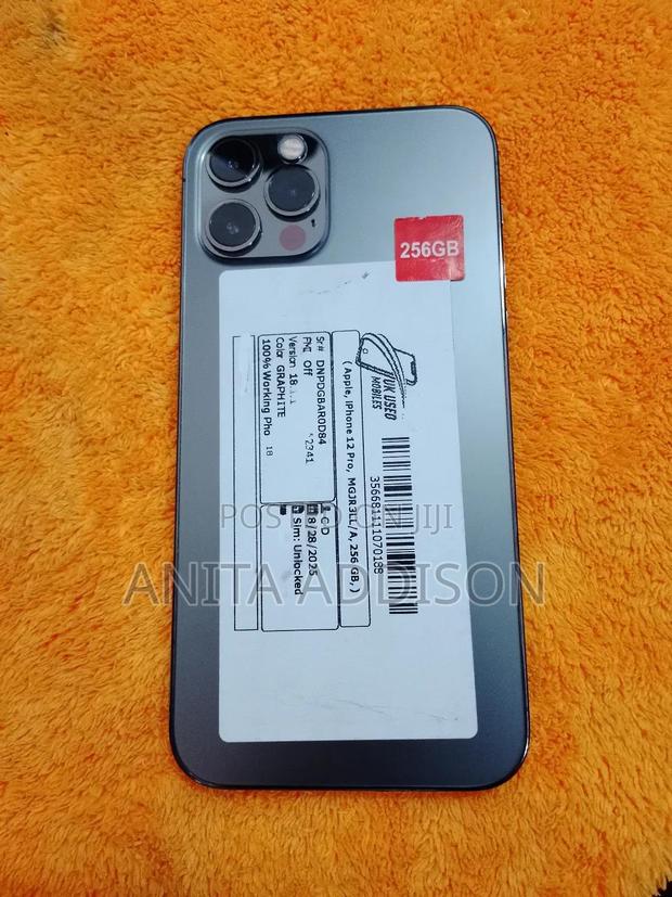 Apple iPhone 13 Pro Max 128 GB Black · Photo 2