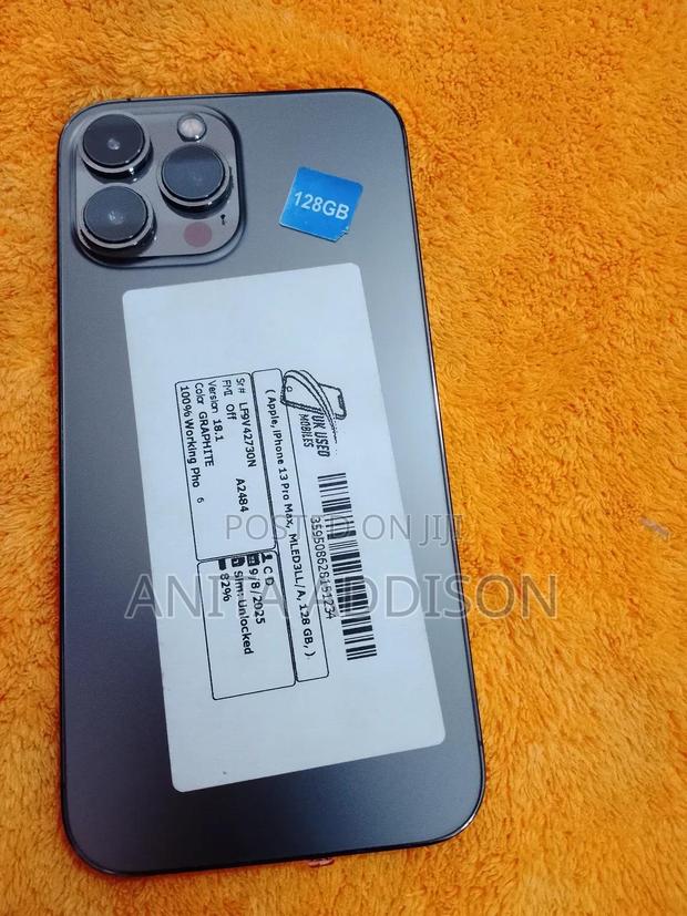 Apple iPhone 13 Pro Max 128 GB Black · Photo 7