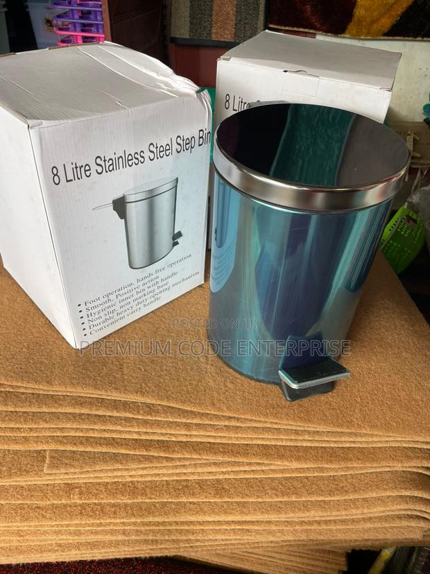 Stainless Steel Step Bin 8l – Hands-Free Pedal Trash Can · Photo 1