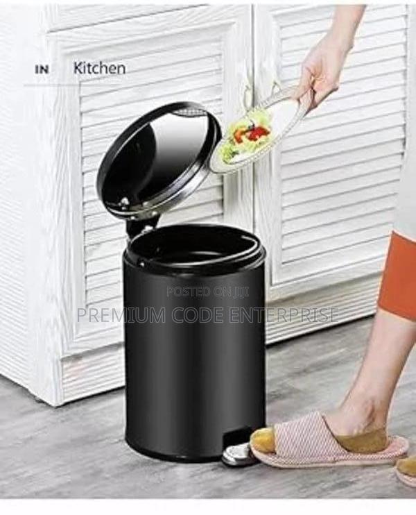 Stainless Steel Step Bin 8l – Hands-Free Pedal Trash Can · Photo 3