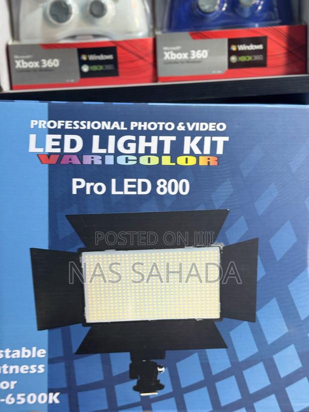 Pro Led Light 800 With Stand · Photo 1