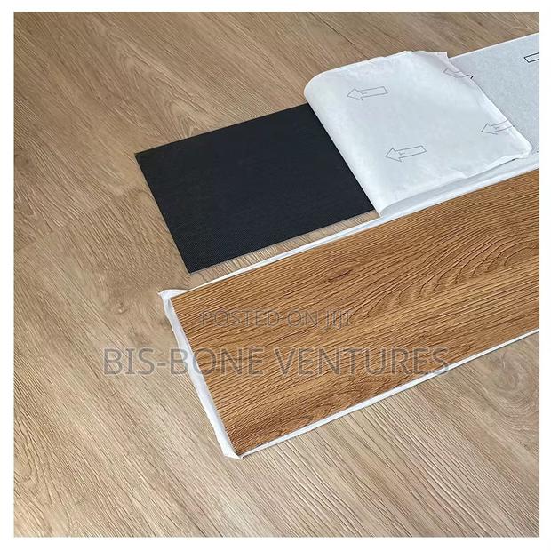 Sticker Flooring (152.4mm X 914.4mm X1.5mm) · Photo 2