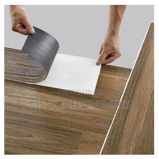 Sticker Flooring (152.4mm X 914.4mm X1.5mm) · Photo 3