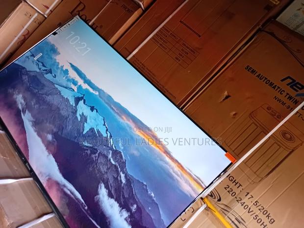 Brilliant 55-Inch Smart Sigma TVHDR Display and Fast Wireless Internet · Photo 2