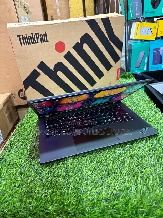Laptop Lenovo ThinkPad T14 G1 16GB Intel Core I7 SSHD (Hybrid) 512GB · Photo 1