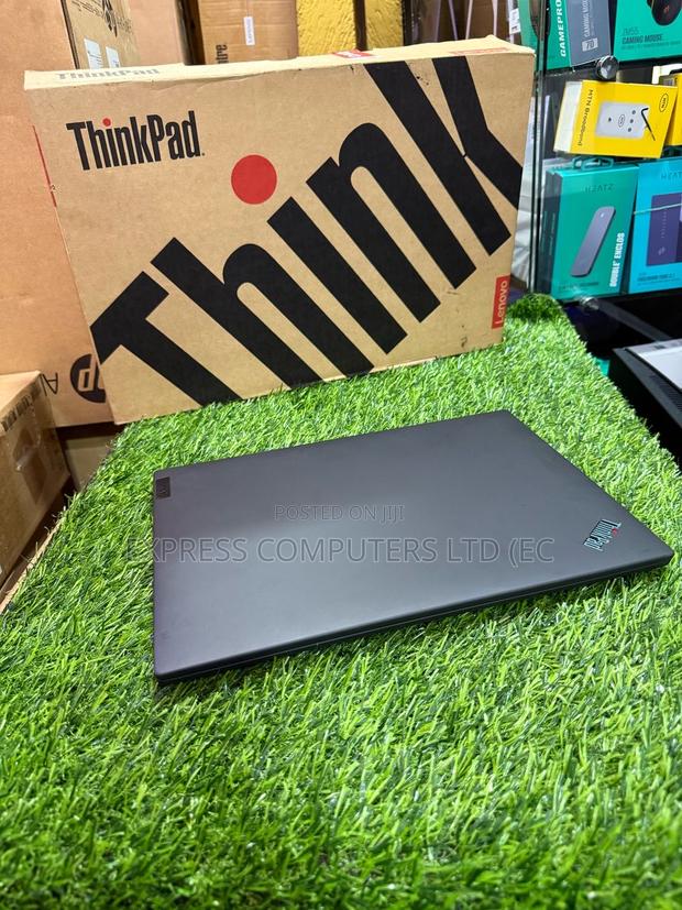 Laptop Lenovo ThinkPad T14 G1 16GB Intel Core I7 SSHD (Hybrid) 512GB · Photo 4