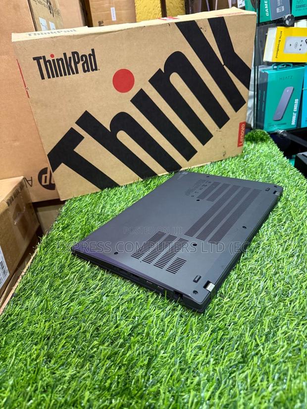 Laptop Lenovo ThinkPad T14 G1 16GB Intel Core I7 SSHD (Hybrid) 512GB · Photo 3
