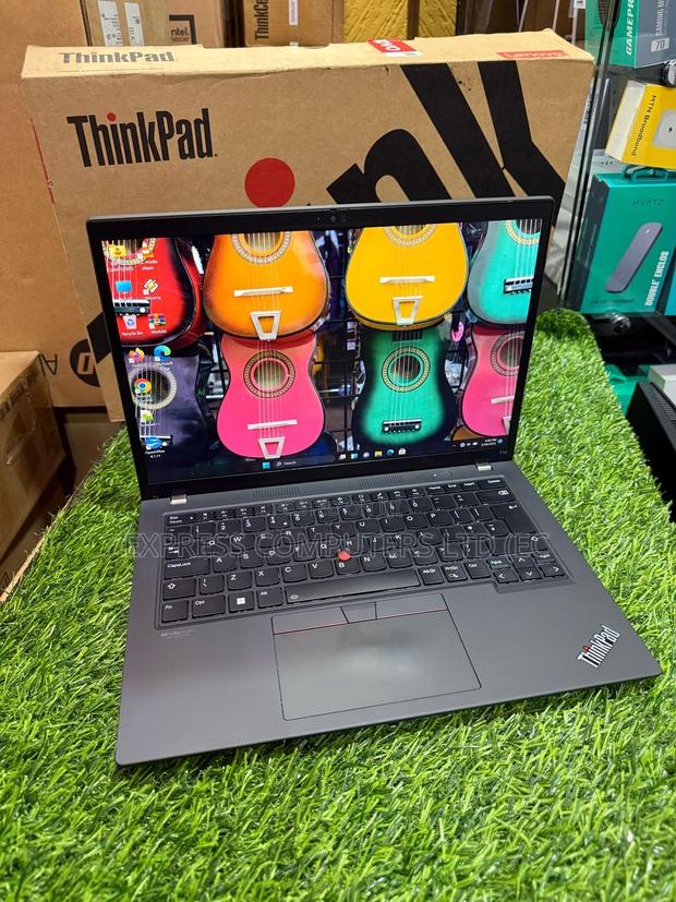 Laptop Lenovo ThinkPad T14 G1 16GB Intel Core I7 SSHD (Hybrid) 512GB · Photo 2