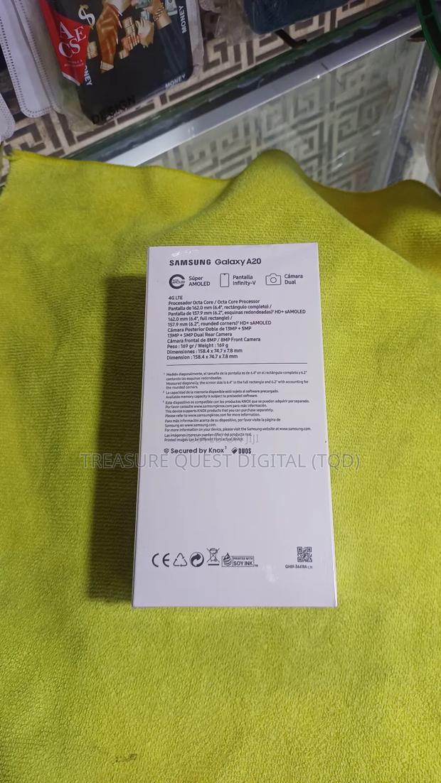 New Samsung Galaxy A20 64 GB Black · Photo 1