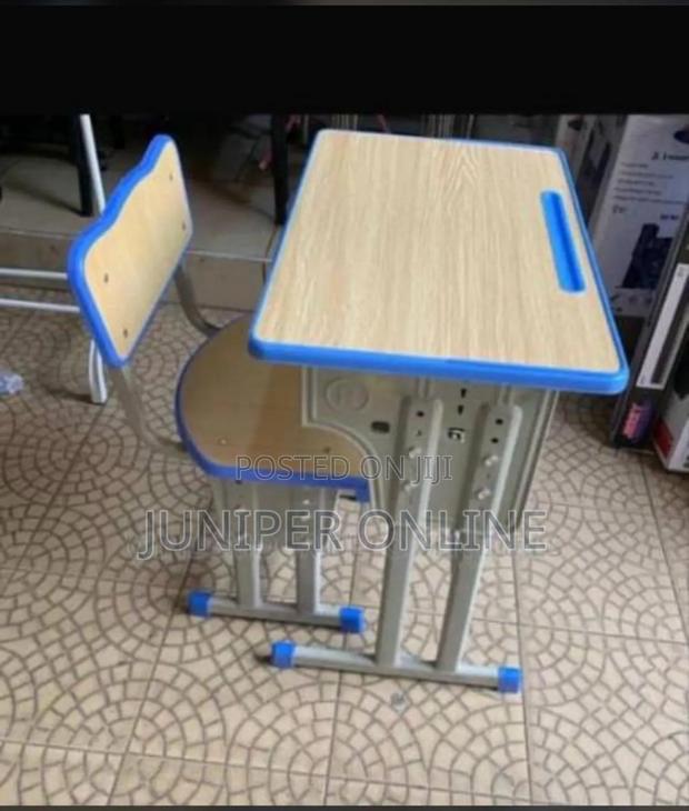 Study Chair and Table Premer · Photo 1