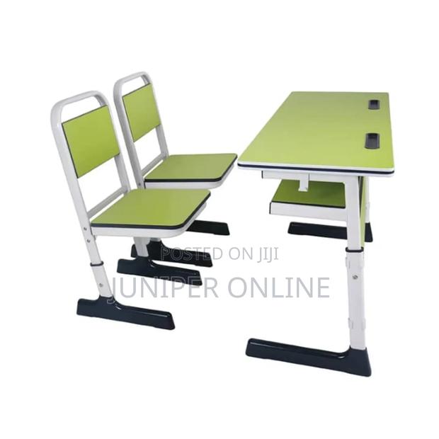 Study Chair and Table Qudre · Photo 1