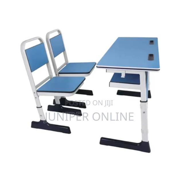 Study Chair and Table Qudre · Photo 2