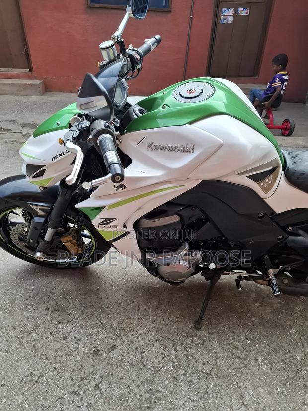 Kawasaki 2019 White · Photo 1