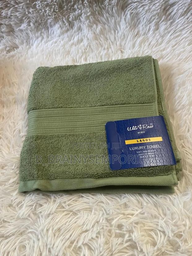 100% Cotton Salon Size Towels · Photo 3
