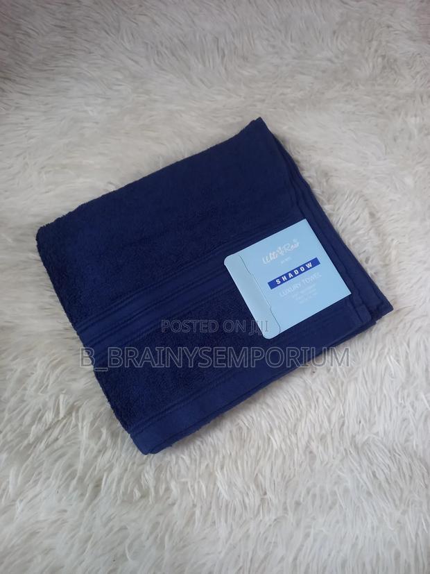 100% Cotton Salon Size Towels · Photo 4