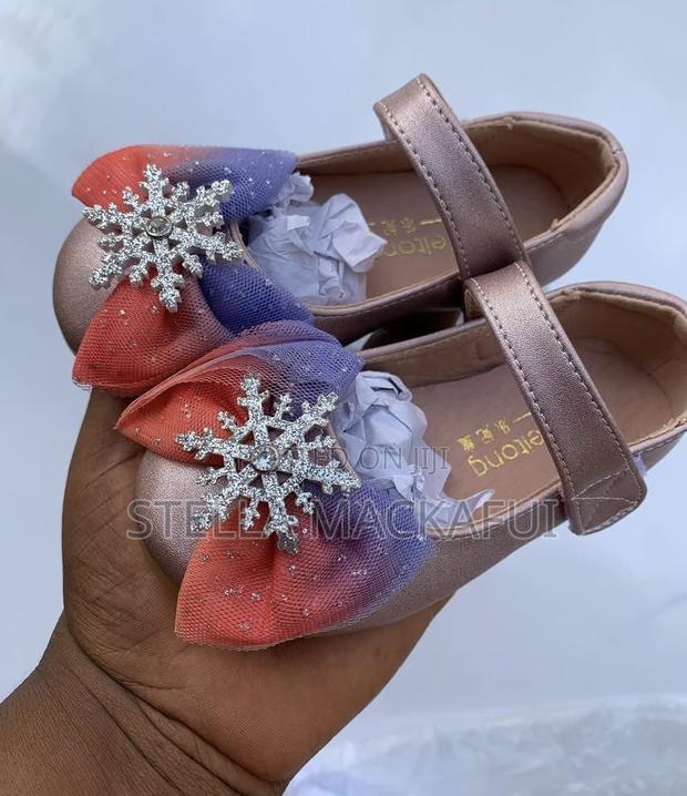 Princess Shoe Size 21 Only · Photo 2