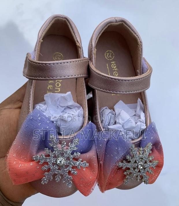 Princess Shoe Size 21 Only · Photo 4