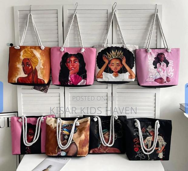 Walk With This Cute Tot Bag · Photo 1