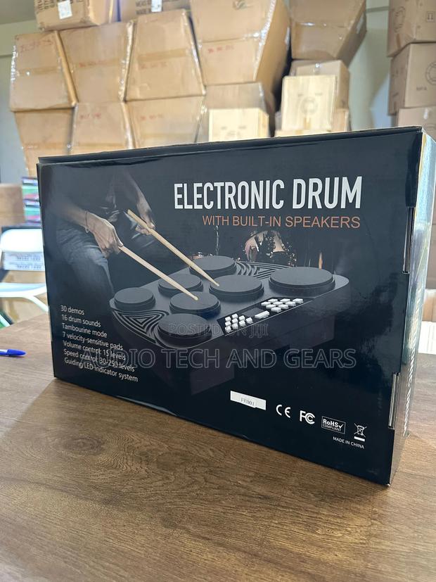Electronic Drums With Built in Speakers · Photo 2