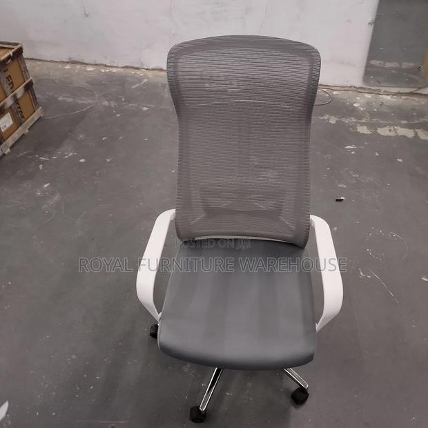 Swivel Long Back Office Chair · Photo 2