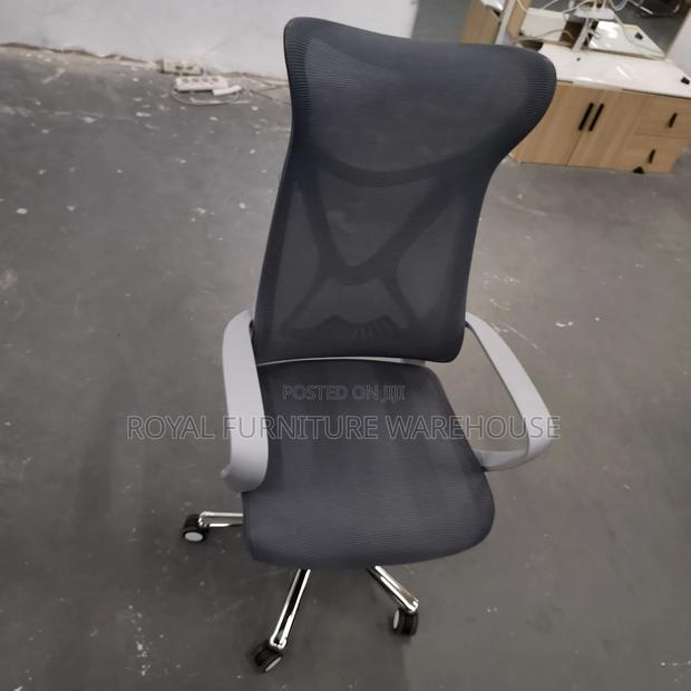 High Back Swivel Office Chair · Photo 2