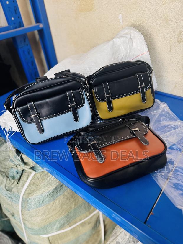 Top Quality Pure Leather Unisex Side Bag With Shoulder Strap. · Photo 1