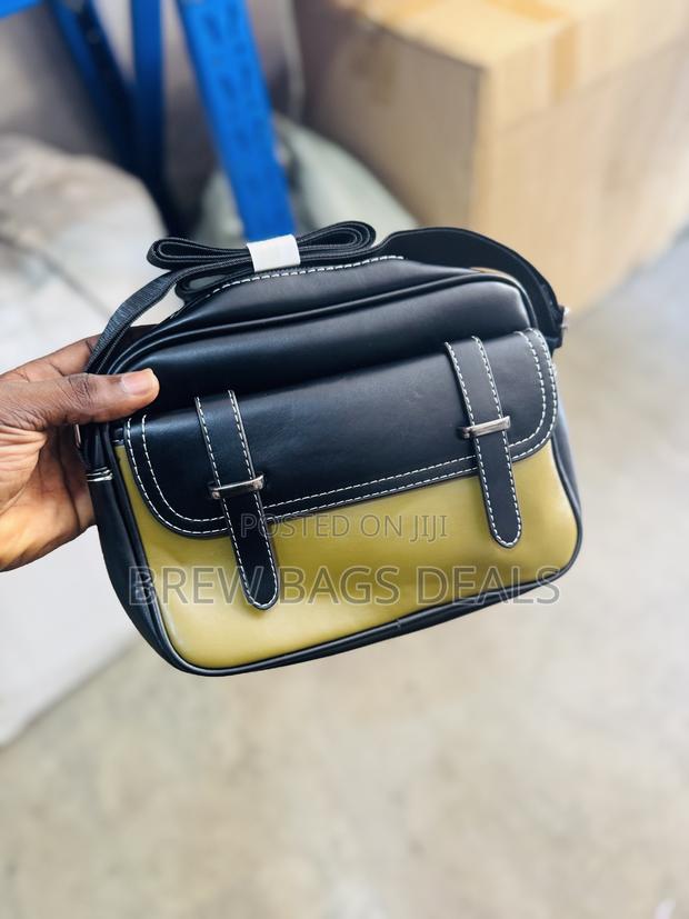 Top Quality Pure Leather Unisex Side Bag With Shoulder Strap. · Photo 3