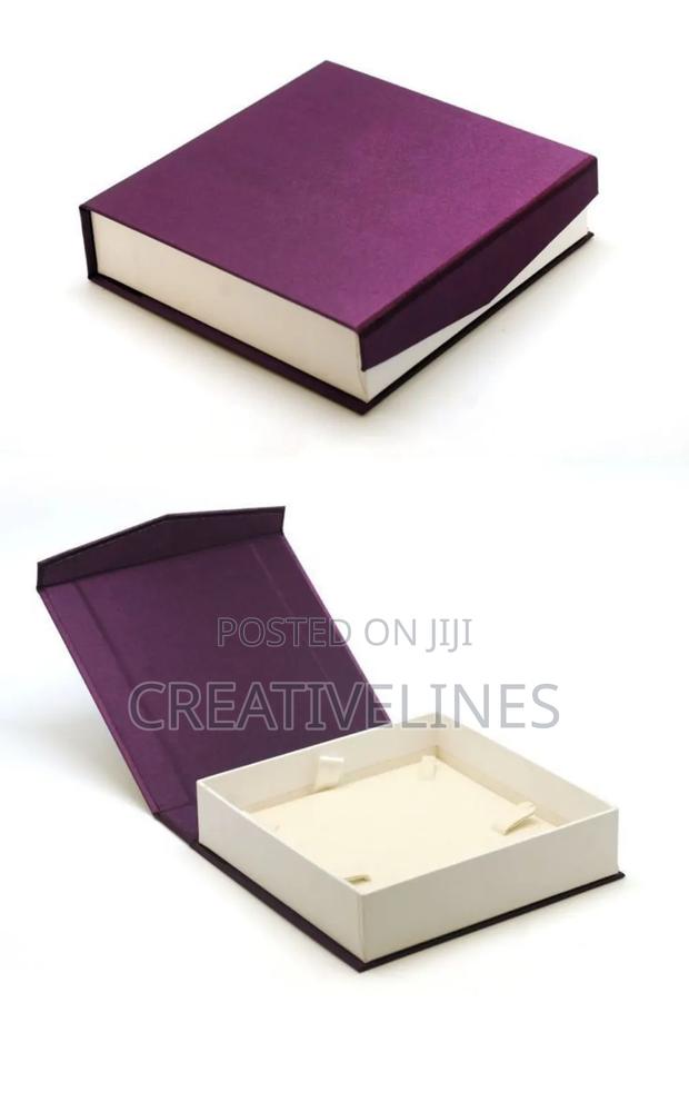 Opened Strayboard Boxes · Photo 2